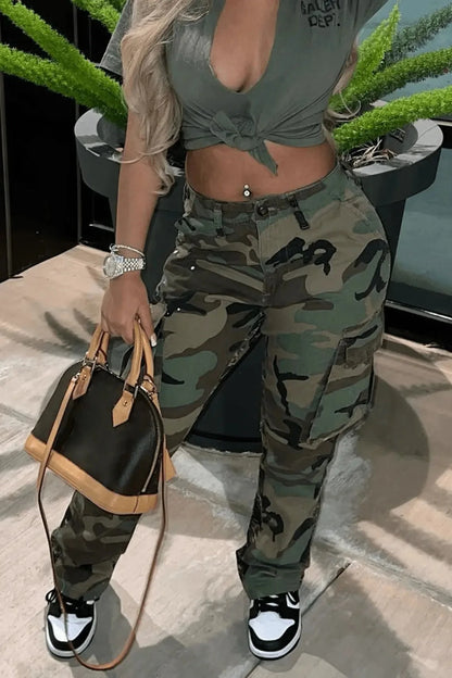 Perl Plus Size High Waist Camouflage Cargo Pants for Women Fashionable Casual Straight Trousers Eye Catching Street Lady Clothing